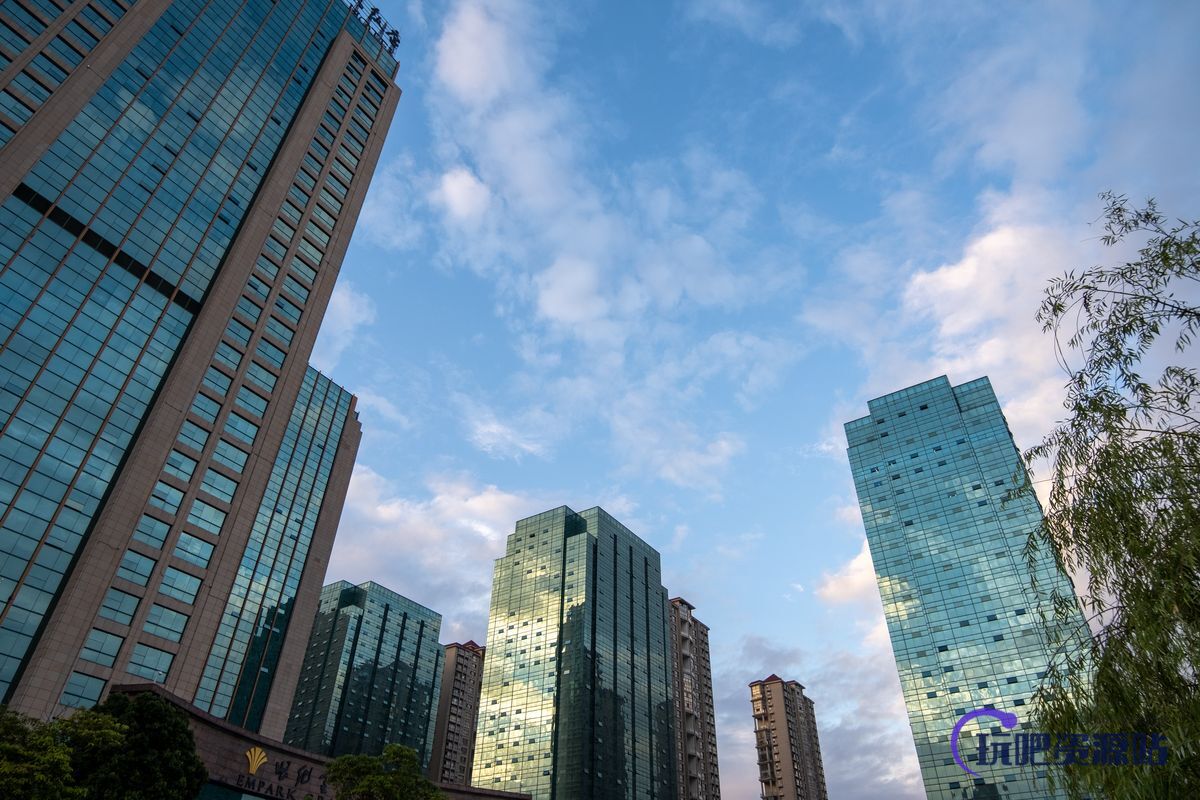 写字楼与蓝天、商业与天空背景图片免费下载（免费正版照片）